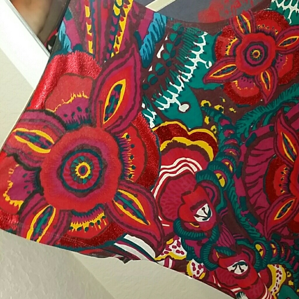 Top - Picture 2 of 4